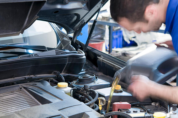 How Meineke Determines the Best Oil Change for Your Car